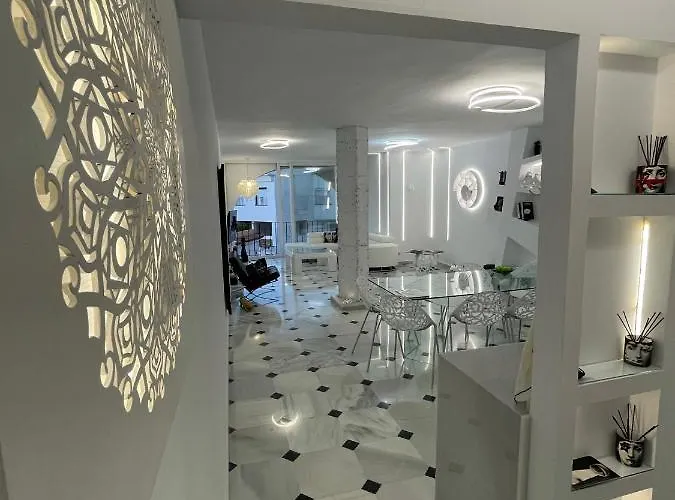 Fascinante Hogar En Cabo Pino En Appartement