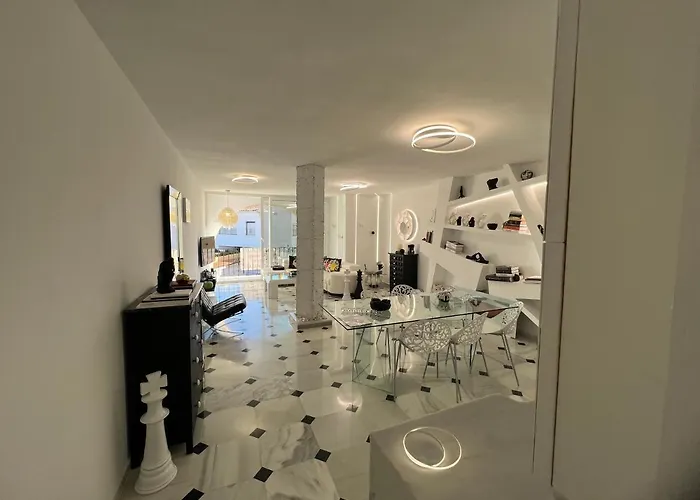 Fascinante Hogar En Cabo Pino En Appartement