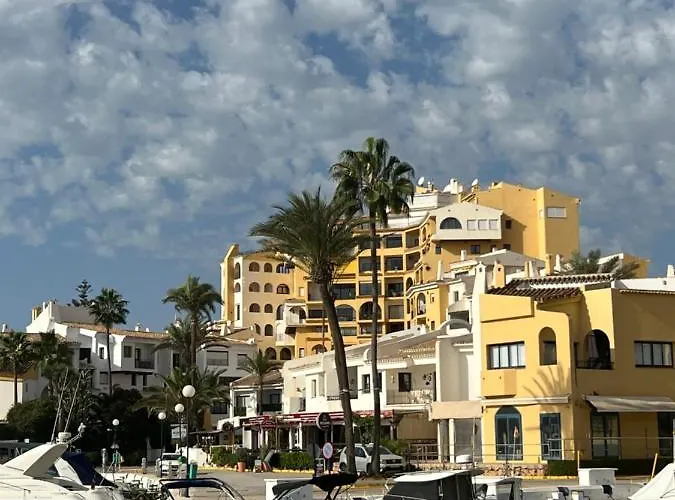 Fascinante Hogar En Cabo Pino En Appartement Marbella