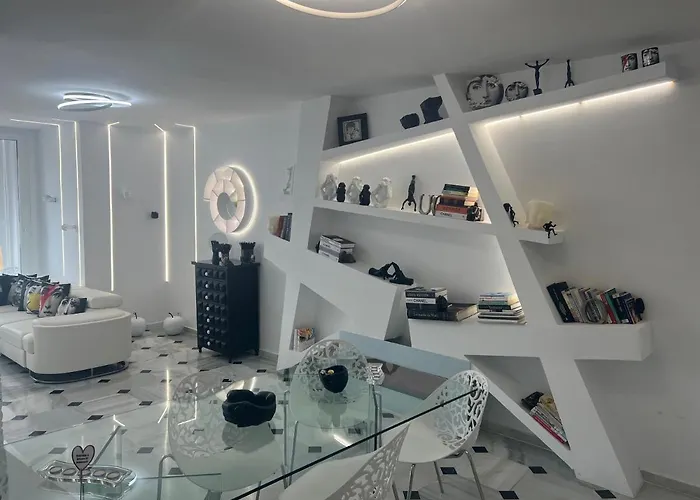 Fascinante Hogar En Cabo Pino En Appartement