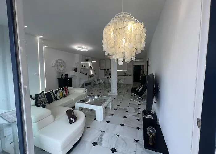 Fascinante Hogar En Cabo Pino En Appartement